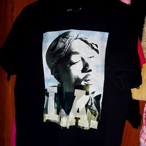 Tupac tshirt size xlarge